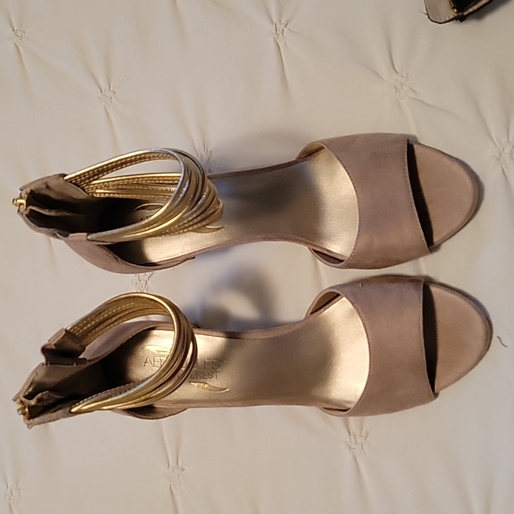 Aerosols Sandals